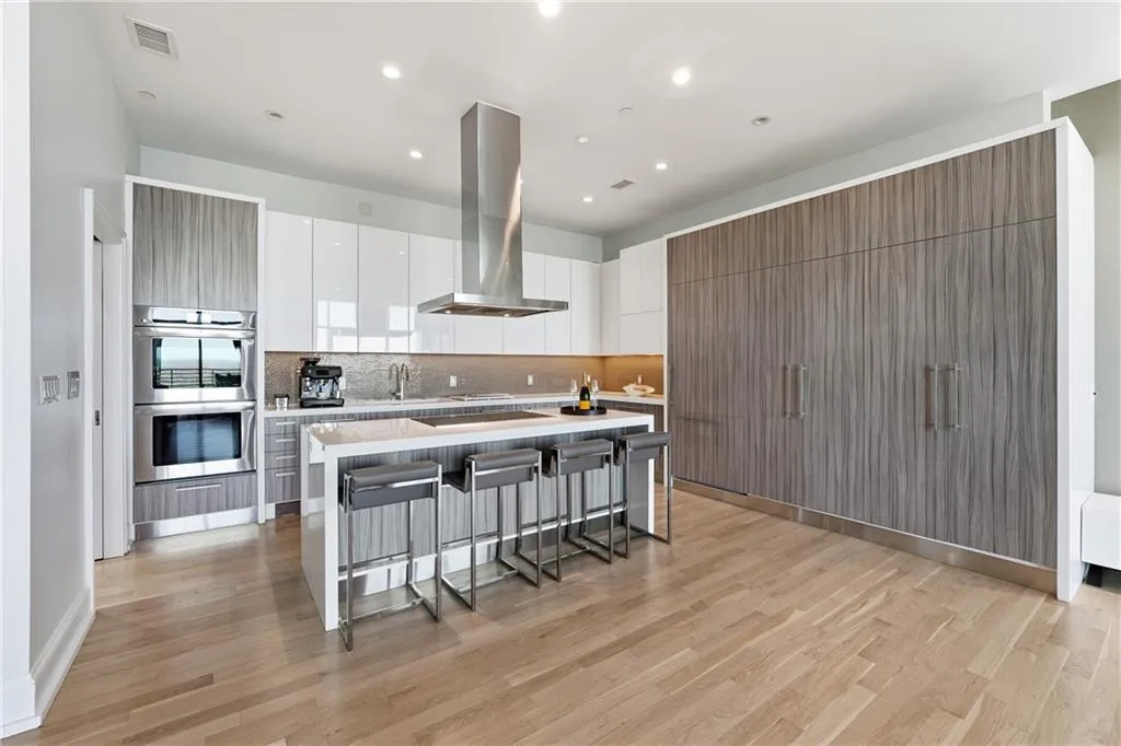 750 Park Avenue Ne Unit 37e, Atlanta, Georgia 30326, 2 Bedrooms Bedrooms, 0 ,2 BathroomsBathrooms,Residential,For Sale,750 Park Avenue Ne Unit 37e,7728982