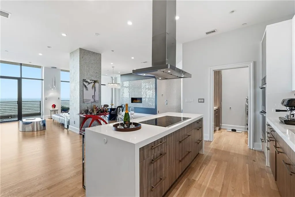750 Park Avenue Ne Unit 37e, Atlanta, Georgia 30326, 2 Bedrooms Bedrooms, 0 ,2 BathroomsBathrooms,Residential,For Sale,750 Park Avenue Ne Unit 37e,7728982