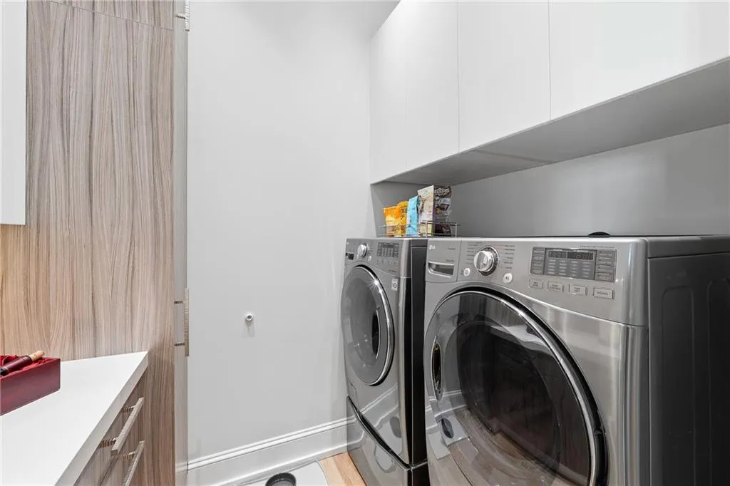 750 Park Avenue Ne Unit 37e, Atlanta, Georgia 30326, 2 Bedrooms Bedrooms, 0 ,2 BathroomsBathrooms,Residential,For Sale,750 Park Avenue Ne Unit 37e,7728982