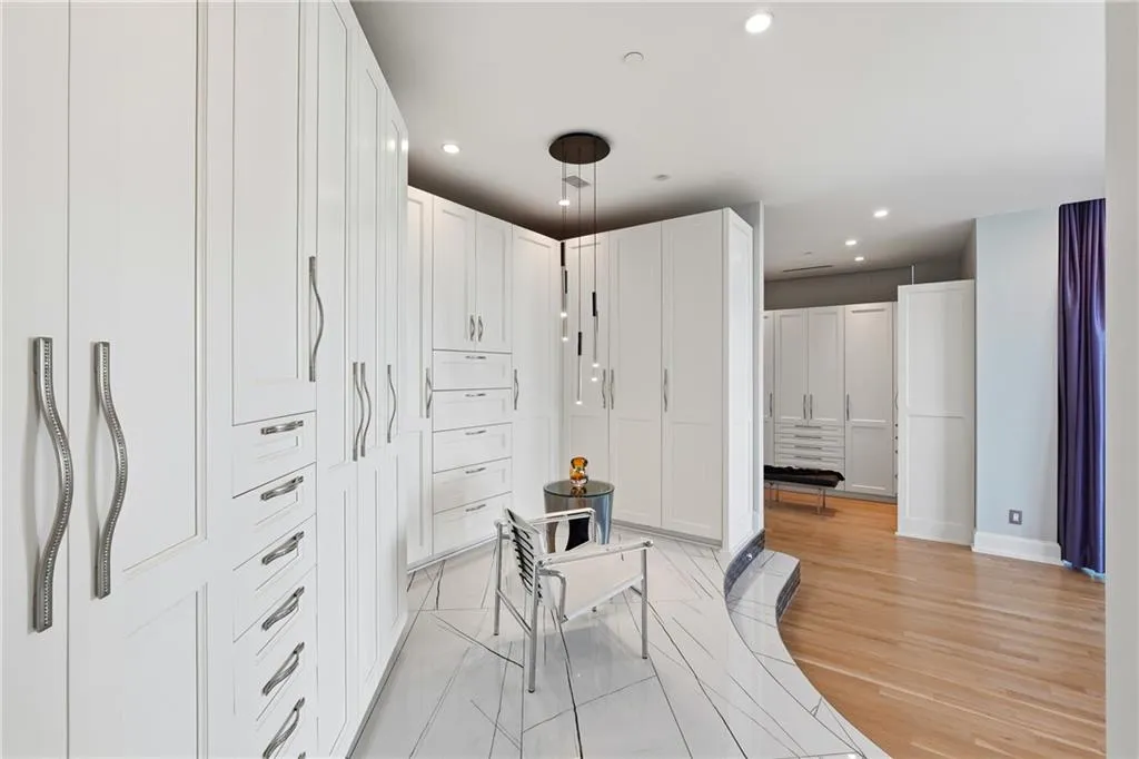 750 Park Avenue Ne Unit 37e, Atlanta, Georgia 30326, 2 Bedrooms Bedrooms, 0 ,2 BathroomsBathrooms,Residential,For Sale,750 Park Avenue Ne Unit 37e,7728982