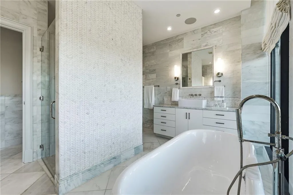 750 Park Avenue Ne Unit 37e, Atlanta, Georgia 30326, 2 Bedrooms Bedrooms, 0 ,2 BathroomsBathrooms,Residential,For Sale,750 Park Avenue Ne Unit 37e,7728982