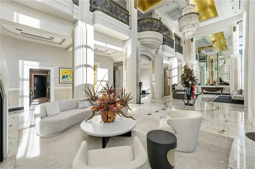 The building offers a professional 24-hour concierge dedicated to your comfort, security, and daily needs—handling everything from receiving packages to coordinating services and welcoming your guests with true white-glove care.