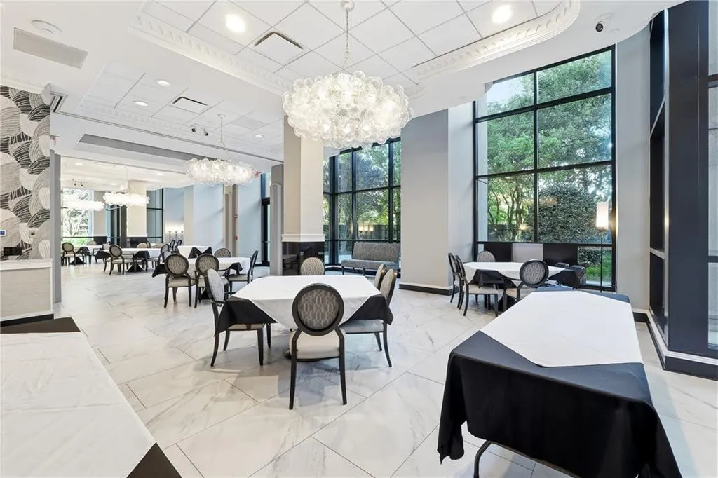 Accommodates up to 100 guests.