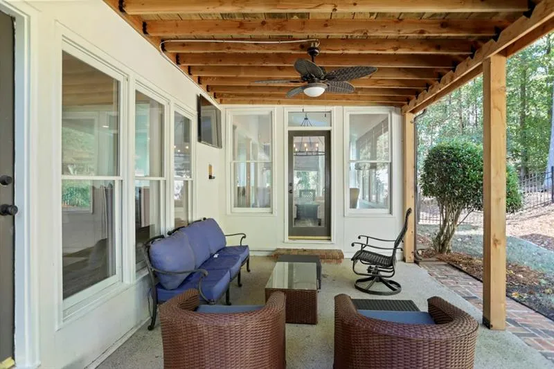 5500 Glen Errol Road, Atlanta, Georgia 30327, 5 Bedrooms Bedrooms, ,4 BathroomsBathrooms,Residential,Sold,5500 Glen Errol Road,6641137