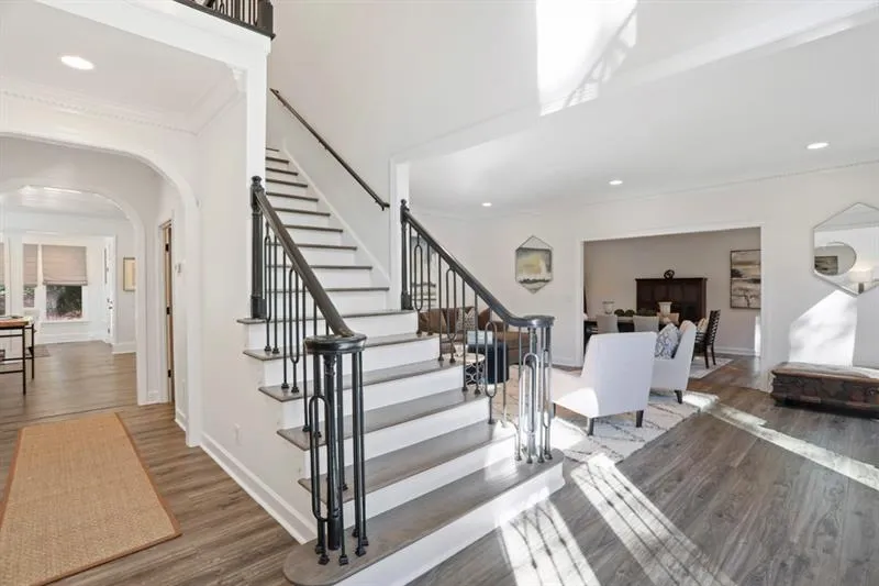 5500 Glen Errol Road, Atlanta, Georgia 30327, 5 Bedrooms Bedrooms, ,4 BathroomsBathrooms,Residential,Sold,5500 Glen Errol Road,6641137