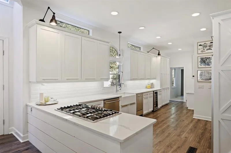 5500 Glen Errol Road, Atlanta, Georgia 30327, 5 Bedrooms Bedrooms, ,4 BathroomsBathrooms,Residential,Sold,5500 Glen Errol Road,6641137