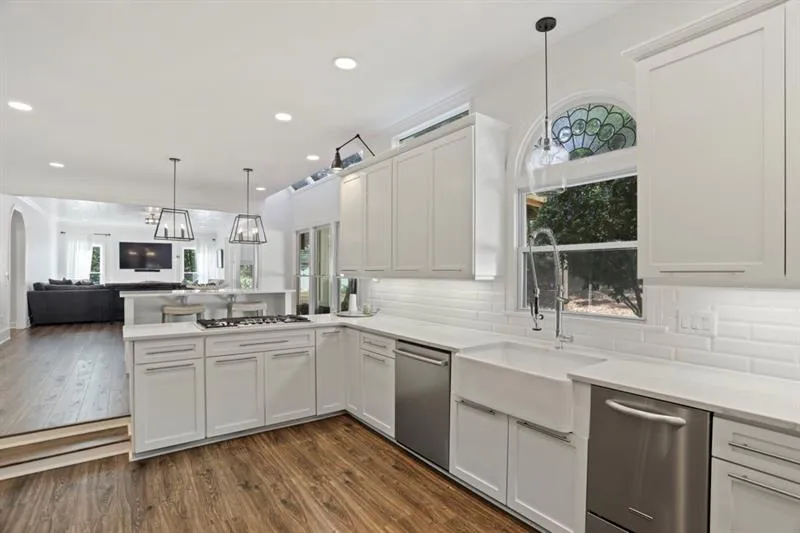 5500 Glen Errol Road, Atlanta, Georgia 30327, 5 Bedrooms Bedrooms, ,4 BathroomsBathrooms,Residential,Sold,5500 Glen Errol Road,6641137