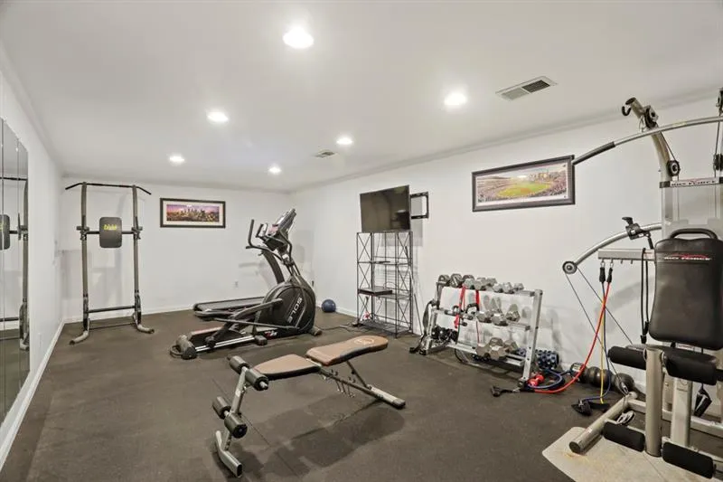 5500 Glen Errol Road, Atlanta, Georgia 30327, 5 Bedrooms Bedrooms, ,4 BathroomsBathrooms,Residential,Sold,5500 Glen Errol Road,6641137