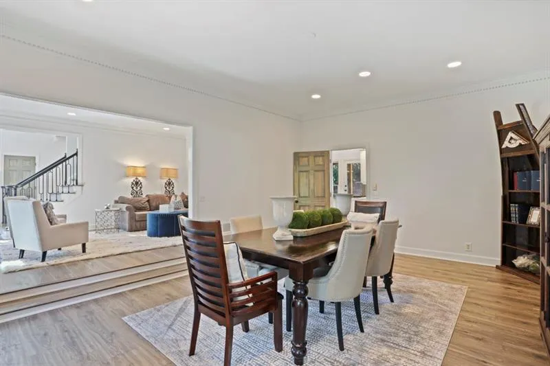 5500 Glen Errol Road, Atlanta, Georgia 30327, 5 Bedrooms Bedrooms, ,4 BathroomsBathrooms,Residential,Sold,5500 Glen Errol Road,6641137