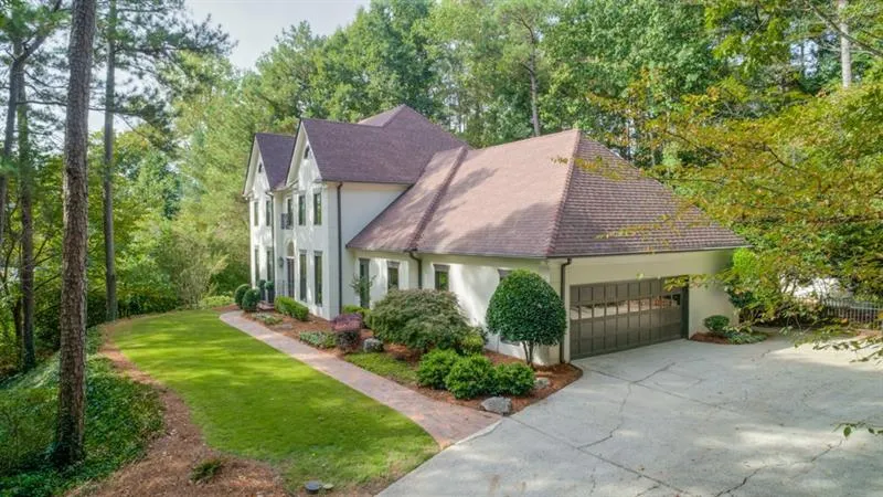 5500 Glen Errol Road, Atlanta, Georgia 30327, 5 Bedrooms Bedrooms, ,4 BathroomsBathrooms,Residential,Sold,5500 Glen Errol Road,6641137