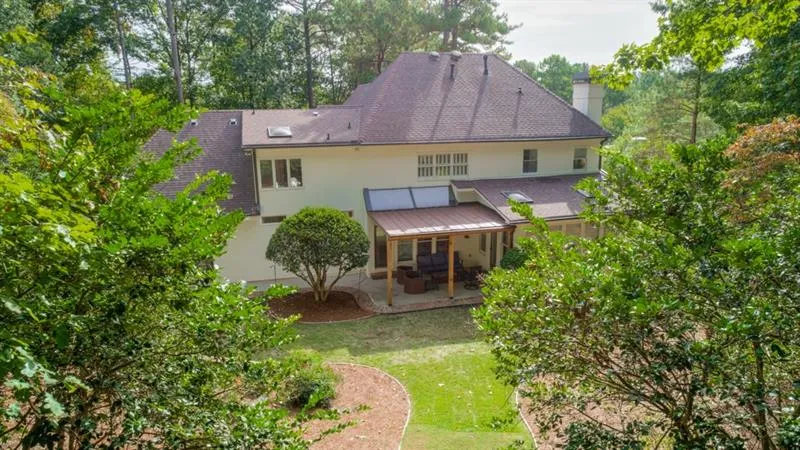 5500 Glen Errol Road, Atlanta, Georgia 30327, 5 Bedrooms Bedrooms, ,4 BathroomsBathrooms,Residential,Sold,5500 Glen Errol Road,6641137