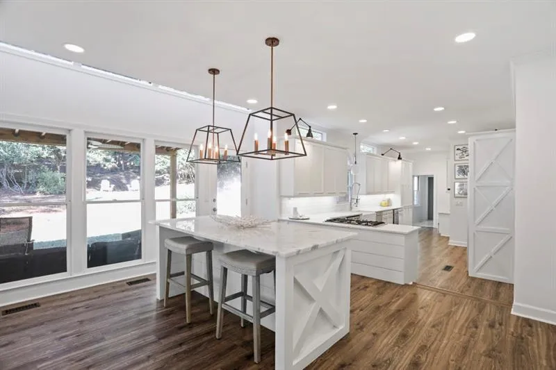 5500 Glen Errol Road, Atlanta, Georgia 30327, 5 Bedrooms Bedrooms, ,4 BathroomsBathrooms,Residential,Sold,5500 Glen Errol Road,6641137