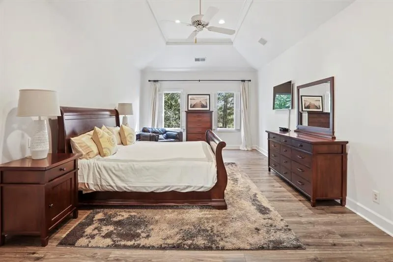 5500 Glen Errol Road, Atlanta, Georgia 30327, 5 Bedrooms Bedrooms, ,4 BathroomsBathrooms,Residential,Sold,5500 Glen Errol Road,6641137