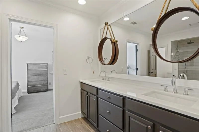 5500 Glen Errol Road, Atlanta, Georgia 30327, 5 Bedrooms Bedrooms, ,4 BathroomsBathrooms,Residential,Sold,5500 Glen Errol Road,6641137