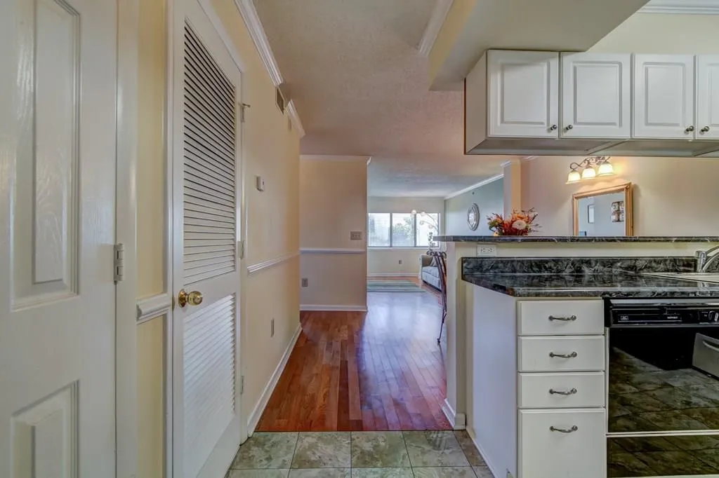 795 Hammond Drive Unit 406, Sandy Springs, Georgia 30328, 2 Bedrooms Bedrooms, ,1 BathroomBathrooms,Residential,Sold,795 Hammond Drive Unit 406,6040500