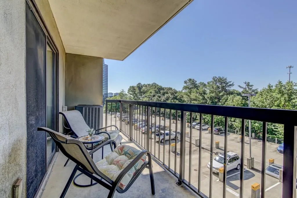 795 Hammond Drive Unit 406, Sandy Springs, Georgia 30328, 2 Bedrooms Bedrooms, ,1 BathroomBathrooms,Residential,Sold,795 Hammond Drive Unit 406,6040500