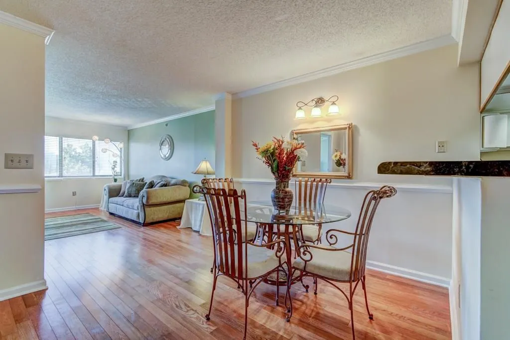 795 Hammond Drive Unit 406, Sandy Springs, Georgia 30328, 2 Bedrooms Bedrooms, ,1 BathroomBathrooms,Residential,Sold,795 Hammond Drive Unit 406,6040500