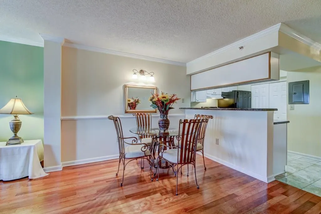 795 Hammond Drive Unit 406, Sandy Springs, Georgia 30328, 2 Bedrooms Bedrooms, ,1 BathroomBathrooms,Residential,Sold,795 Hammond Drive Unit 406,6040500