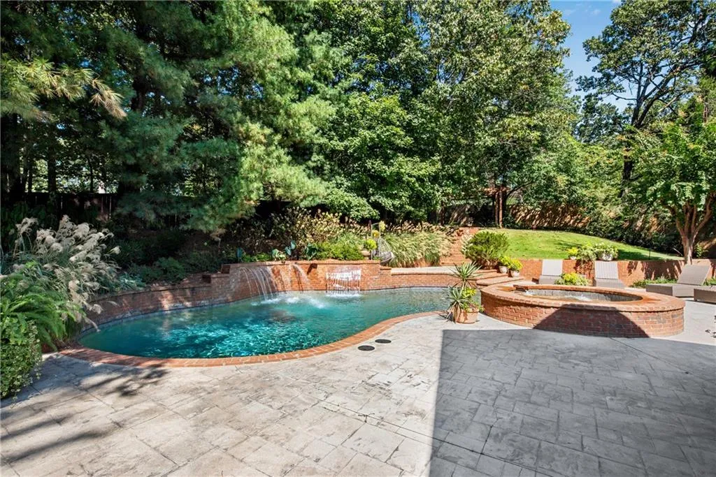 5950 Long Island Drive Nw, Atlanta, Georgia 30328, 5 Bedrooms Bedrooms, ,4 BathroomsBathrooms,Residential,For Sale,5950 Long Island Drive Nw,7655107