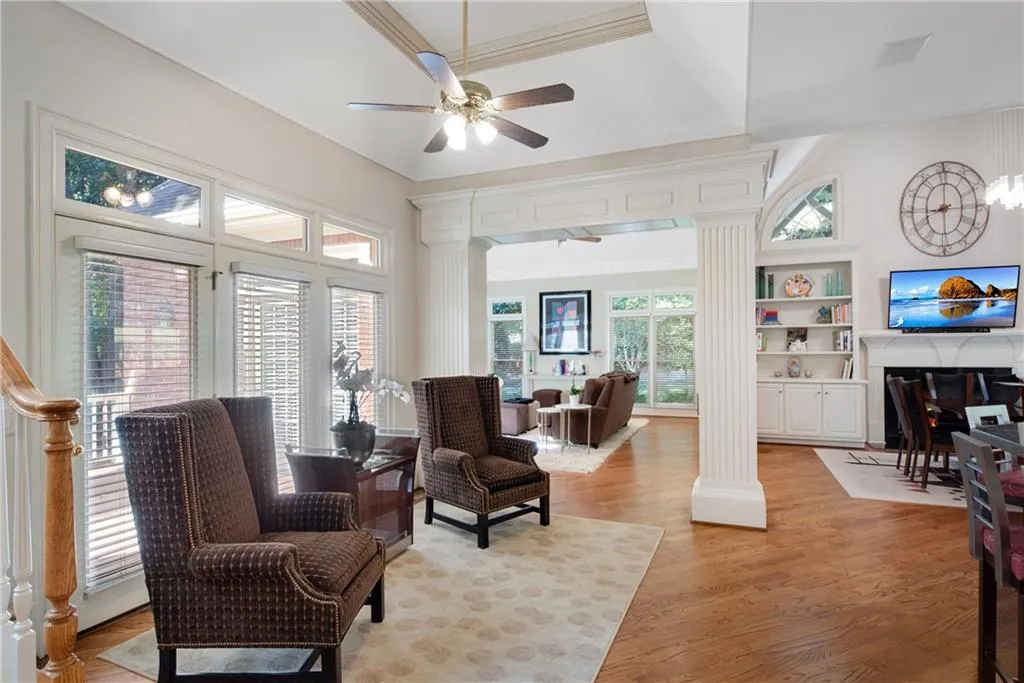 5950 Long Island Drive Nw, Atlanta, Georgia 30328, 5 Bedrooms Bedrooms, ,4 BathroomsBathrooms,Residential,For Sale,5950 Long Island Drive Nw,7655107