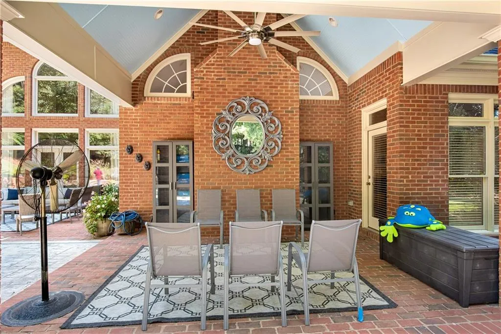 5950 Long Island Drive Nw, Atlanta, Georgia 30328, 5 Bedrooms Bedrooms, ,4 BathroomsBathrooms,Residential,For Sale,5950 Long Island Drive Nw,7655107