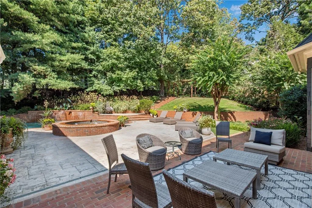 5950 Long Island Drive Nw, Atlanta, Georgia 30328, 5 Bedrooms Bedrooms, ,4 BathroomsBathrooms,Residential,For Sale,5950 Long Island Drive Nw,7655107