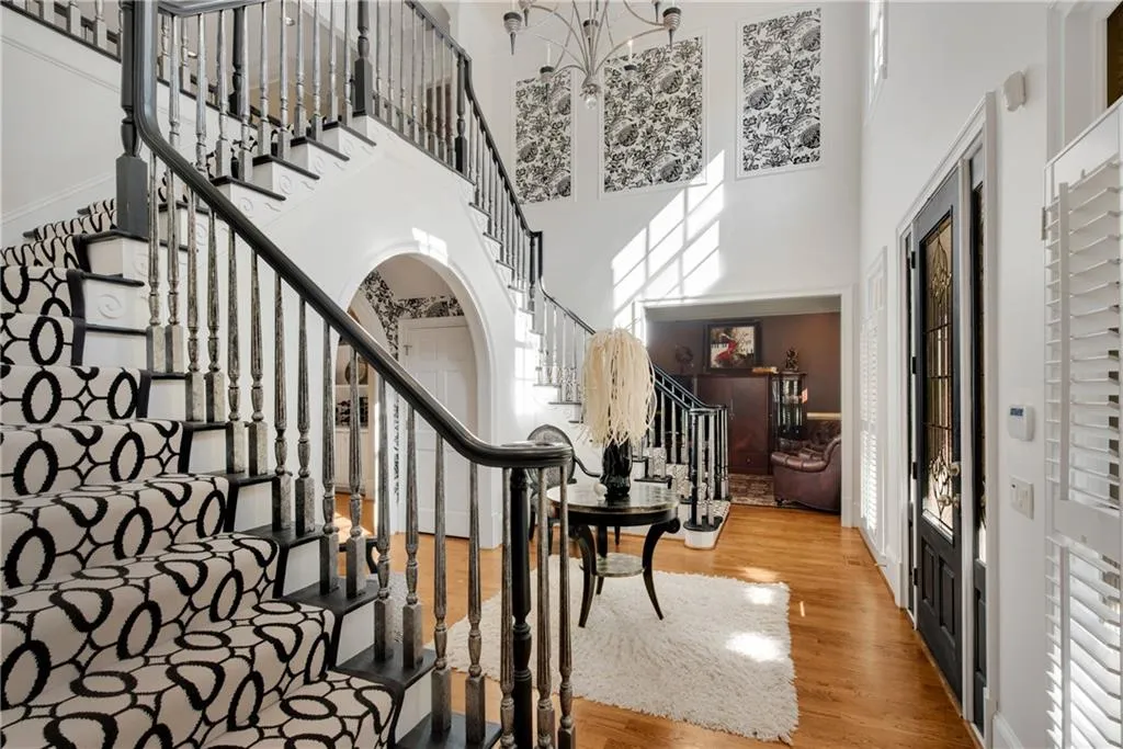 5950 Long Island Drive Nw, Atlanta, Georgia 30328, 5 Bedrooms Bedrooms, ,4 BathroomsBathrooms,Residential,For Sale,5950 Long Island Drive Nw,7655107