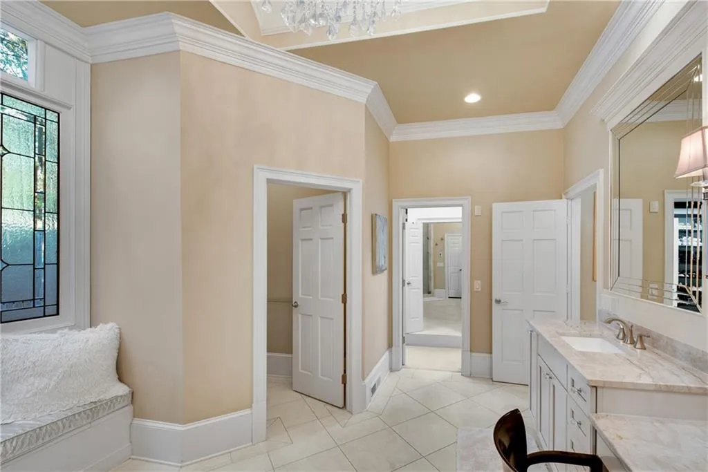5950 Long Island Drive Nw, Atlanta, Georgia 30328, 5 Bedrooms Bedrooms, ,4 BathroomsBathrooms,Residential,For Sale,5950 Long Island Drive Nw,7655107