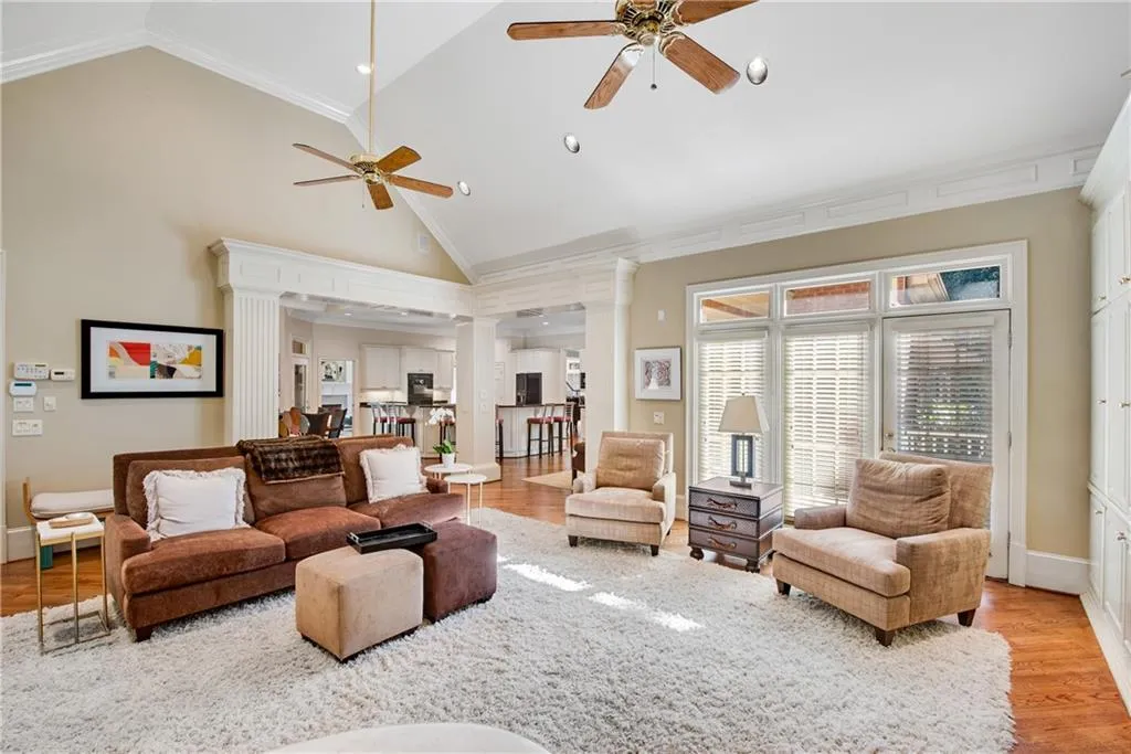 5950 Long Island Drive Nw, Atlanta, Georgia 30328, 5 Bedrooms Bedrooms, ,4 BathroomsBathrooms,Residential,For Sale,5950 Long Island Drive Nw,7655107