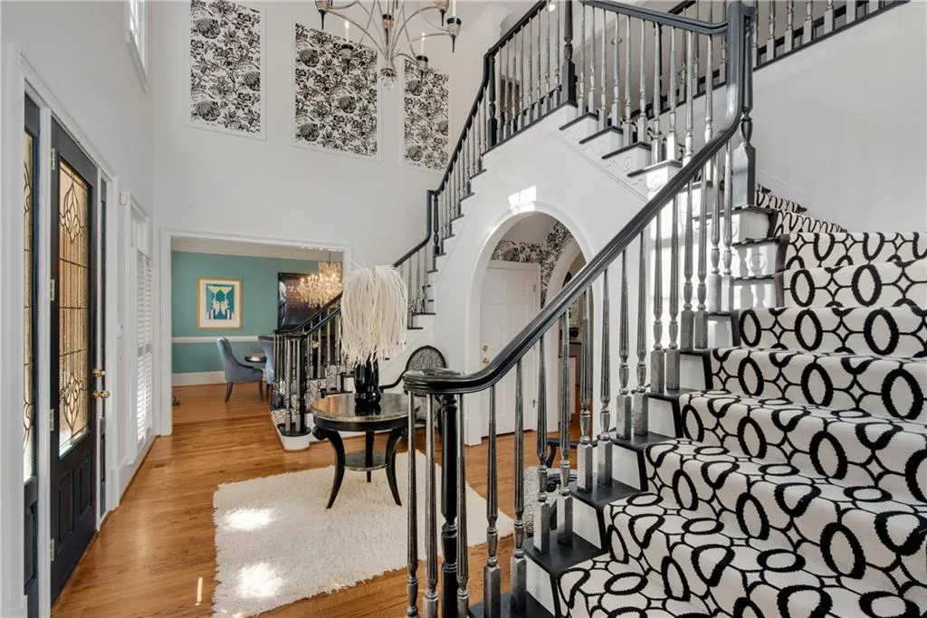 5950 Long Island Drive Nw, Atlanta, Georgia 30328, 5 Bedrooms Bedrooms, ,4 BathroomsBathrooms,Residential,For Sale,5950 Long Island Drive Nw,7655107