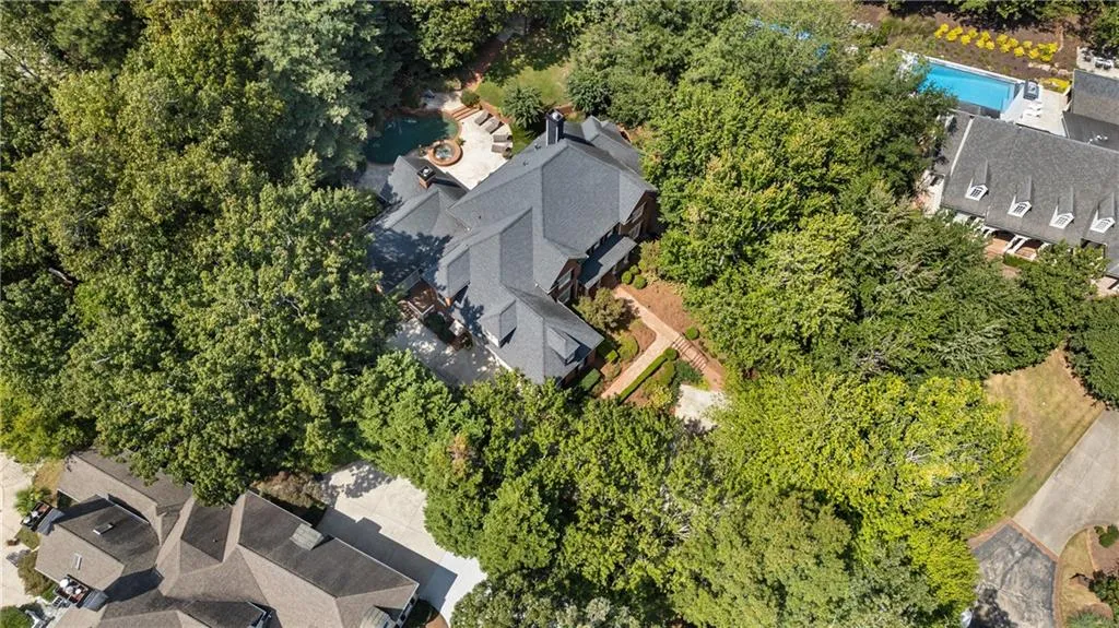5950 Long Island Drive Nw, Atlanta, Georgia 30328, 5 Bedrooms Bedrooms, ,4 BathroomsBathrooms,Residential,For Sale,5950 Long Island Drive Nw,7655107
