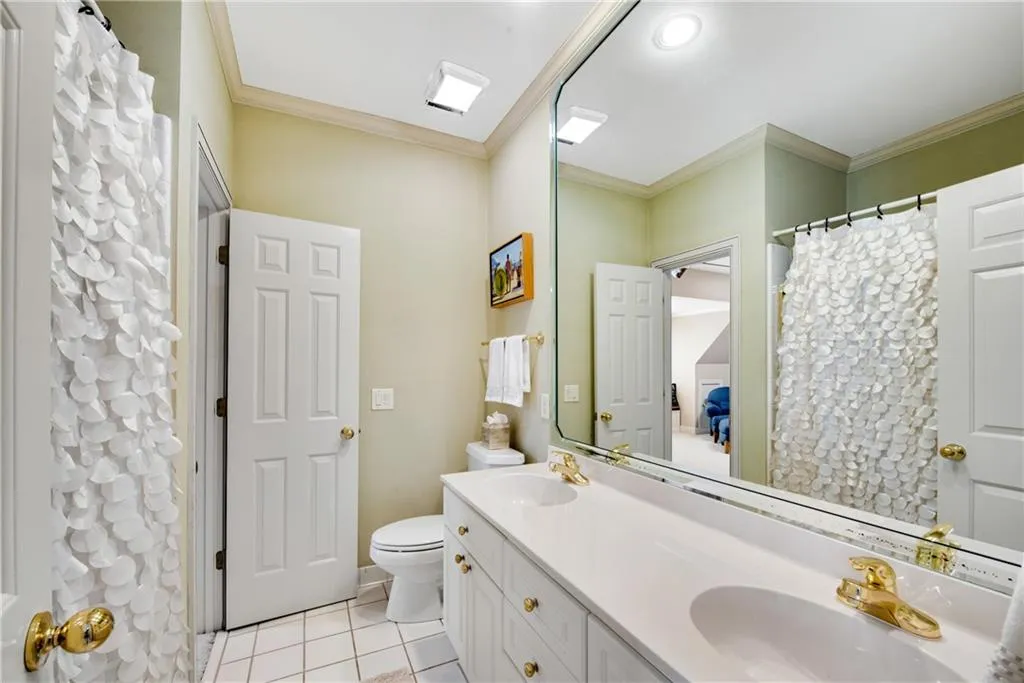 5950 Long Island Drive Nw, Atlanta, Georgia 30328, 5 Bedrooms Bedrooms, ,4 BathroomsBathrooms,Residential,For Sale,5950 Long Island Drive Nw,7655107