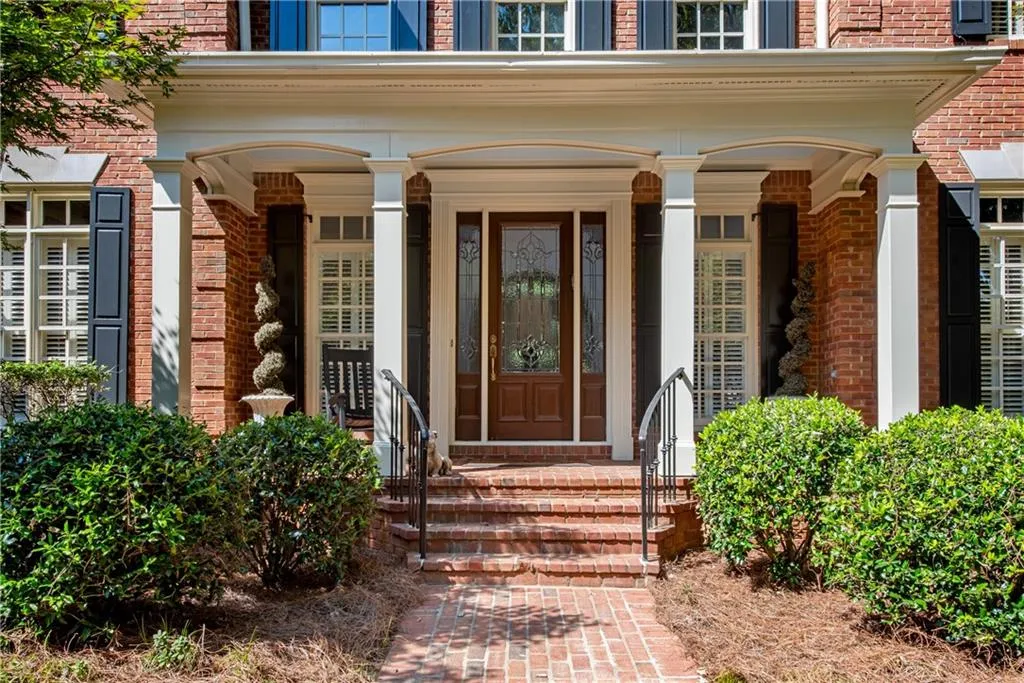 5950 Long Island Drive Nw, Atlanta, Georgia 30328, 5 Bedrooms Bedrooms, ,4 BathroomsBathrooms,Residential,For Sale,5950 Long Island Drive Nw,7655107