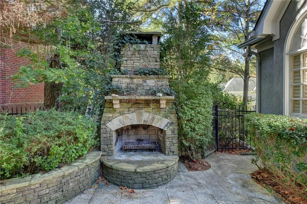 4475 Crestwicke Pointe, Atlanta, Georgia 30319, 5 Bedrooms Bedrooms, ,4 BathroomsBathrooms,Residential,Sold,4475 Crestwicke Pointe,6963545