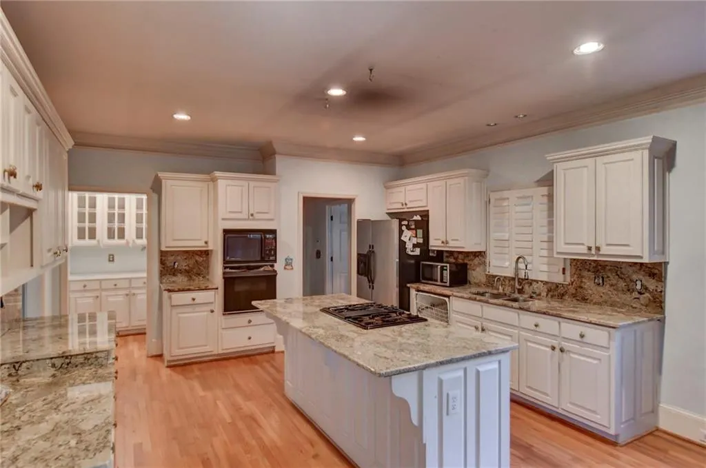 4475 Crestwicke Pointe, Atlanta, Georgia 30319, 5 Bedrooms Bedrooms, ,4 BathroomsBathrooms,Residential,Sold,4475 Crestwicke Pointe,6963545