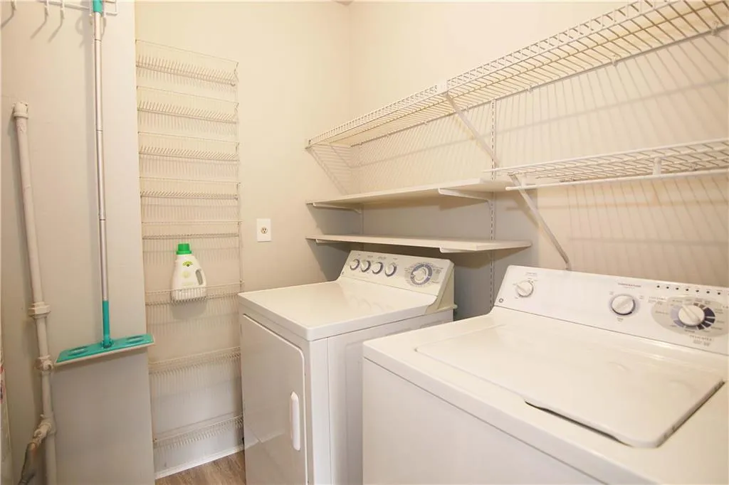 7500 Roswell Road Unit 92, Sandy Springs, Georgia 30350, 2 Bedrooms Bedrooms, ,2 BathroomsBathrooms,Residential,Sold,7500 Roswell Road Unit 92,6100589