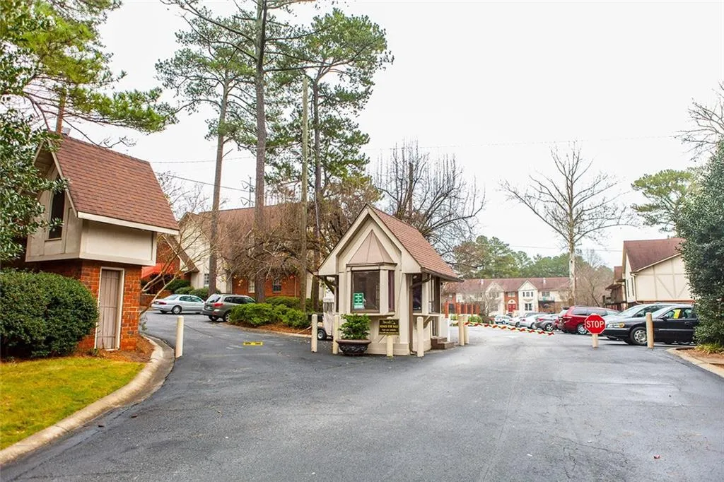 6851 Roswell Road Ne Unit F6, Atlanta, Georgia 30328, 2 Bedrooms Bedrooms, ,2 BathroomsBathrooms,Residential,Sold,6851 Roswell Road Ne Unit F6,5629856 6851 Roswell Road Ne Unit F6, Atlanta, Georgia 30328, 2 Bedrooms Bedrooms, ,2 BathroomsBathrooms,Residential,Sold,6851 Roswell Road Ne Unit F6,5629856