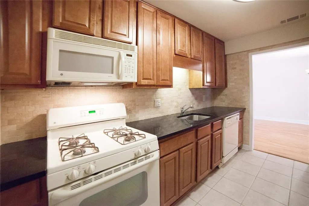 6851 Roswell Road Ne Unit F6, Atlanta, Georgia 30328, 2 Bedrooms Bedrooms, ,2 BathroomsBathrooms,Residential,Sold,6851 Roswell Road Ne Unit F6,5629856 6851 Roswell Road Ne Unit F6, Atlanta, Georgia 30328, 2 Bedrooms Bedrooms, ,2 BathroomsBathrooms,Residential,Sold,6851 Roswell Road Ne Unit F6,5629856