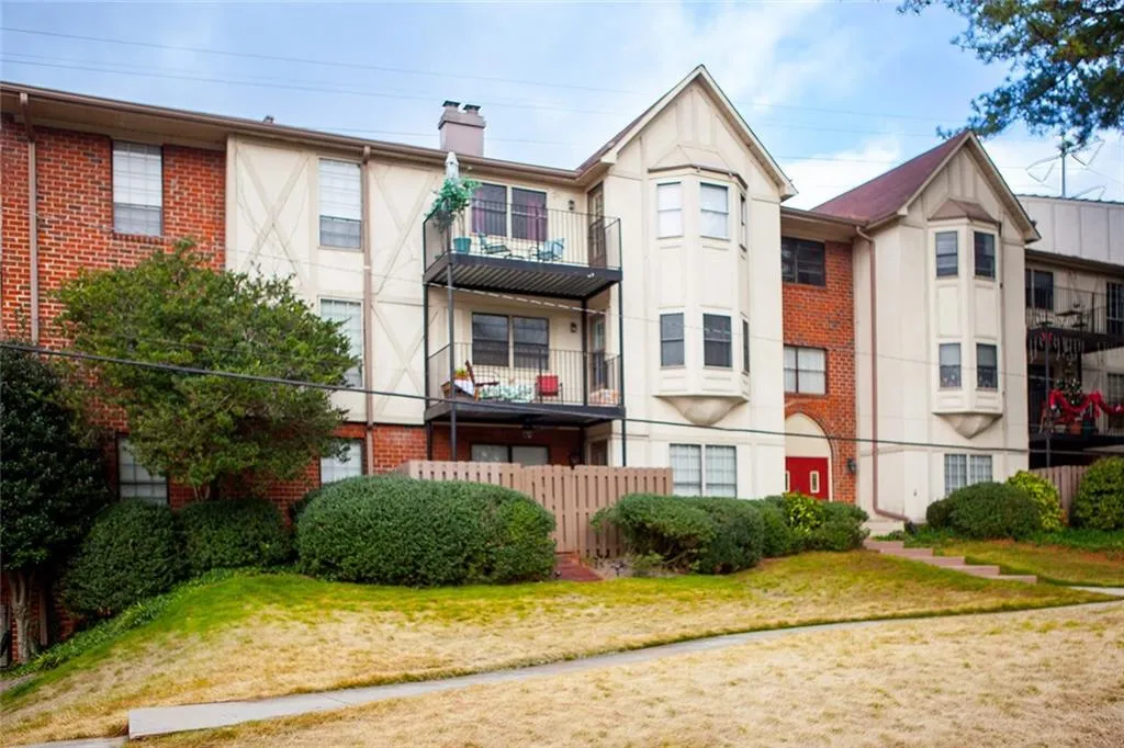 6851 Roswell Road Ne Unit F6, Atlanta, Georgia 30328, 2 Bedrooms Bedrooms, ,2 BathroomsBathrooms,Residential,Sold,6851 Roswell Road Ne Unit F6,5629856 6851 Roswell Road Ne Unit F6, Atlanta, Georgia 30328, 2 Bedrooms Bedrooms, ,2 BathroomsBathrooms,Residential,Sold,6851 Roswell Road Ne Unit F6,5629856