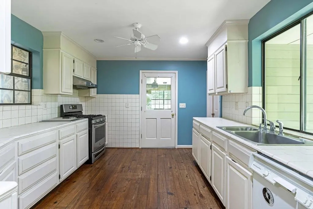 64 River Park Drive, Sandy Springs, Georgia 30328, 4 Bedrooms Bedrooms, ,3 BathroomsBathrooms,Residential,Sold,64 River Park Drive,6859890