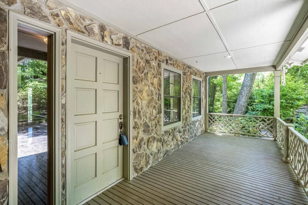 64 River Park Drive, Sandy Springs, Georgia 30328, 4 Bedrooms Bedrooms, ,3 BathroomsBathrooms,Residential,Sold,64 River Park Drive,6859890