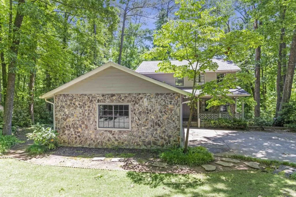 64 River Park Drive, Sandy Springs, Georgia 30328, 4 Bedrooms Bedrooms, ,3 BathroomsBathrooms,Residential,Sold,64 River Park Drive,6859890