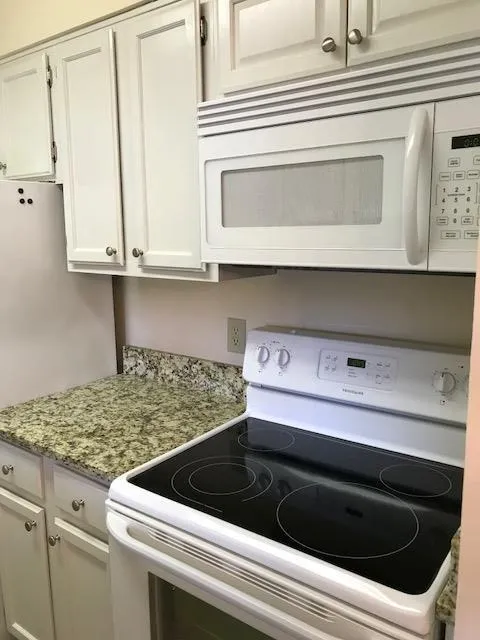 300 Johnson Ferry Road Unit B504, Atlanta, Georgia 30328, 1 Bedroom Bedrooms, ,1 BathroomBathrooms,Residential,Sold,300 Johnson Ferry Road Unit B504,5920359