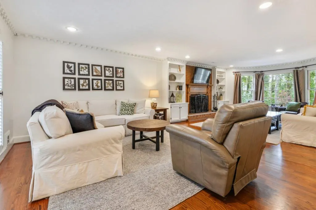 240 Drummen Court Ne, Sandy Springs, Georgia 30328, 5 Bedrooms Bedrooms, ,3 BathroomsBathrooms,Residential,Sold,240 Drummen Court Ne,6705041