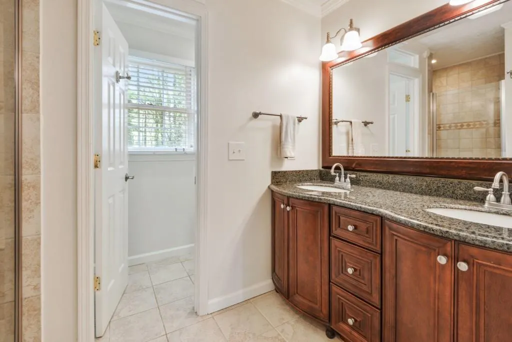 240 Drummen Court Ne, Sandy Springs, Georgia 30328, 5 Bedrooms Bedrooms, ,3 BathroomsBathrooms,Residential,Sold,240 Drummen Court Ne,6705041