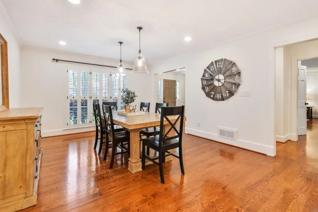 240 Drummen Court Ne, Sandy Springs, Georgia 30328, 5 Bedrooms Bedrooms, ,3 BathroomsBathrooms,Residential,Sold,240 Drummen Court Ne,6705041