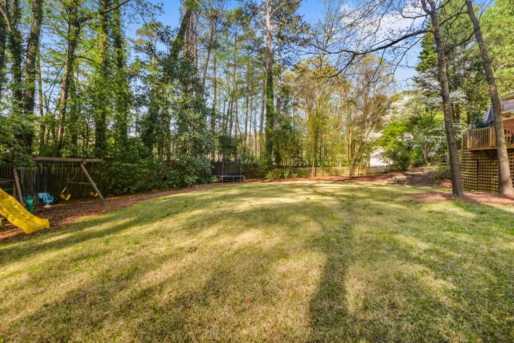 240 Drummen Court Ne, Sandy Springs, Georgia 30328, 5 Bedrooms Bedrooms, ,3 BathroomsBathrooms,Residential,Sold,240 Drummen Court Ne,6705041