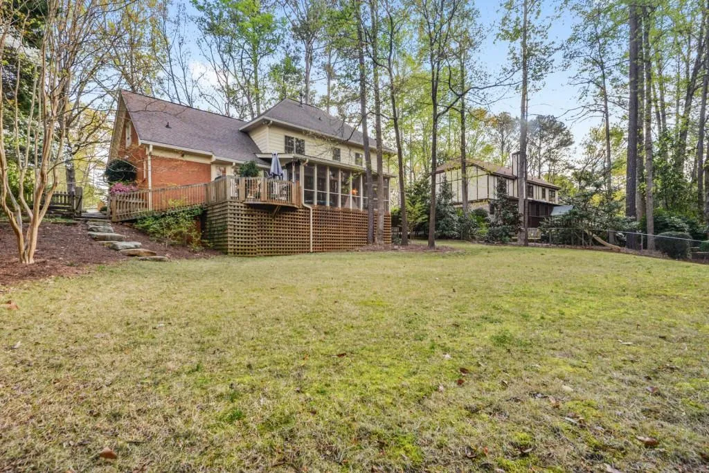 240 Drummen Court Ne, Sandy Springs, Georgia 30328, 5 Bedrooms Bedrooms, ,3 BathroomsBathrooms,Residential,Sold,240 Drummen Court Ne,6705041