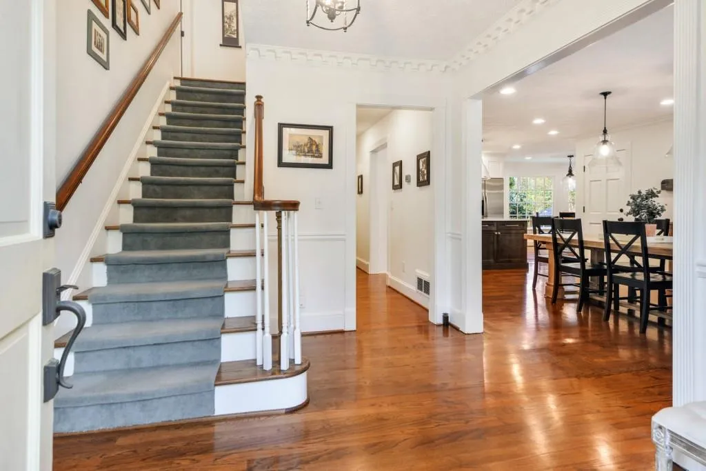 240 Drummen Court Ne, Sandy Springs, Georgia 30328, 5 Bedrooms Bedrooms, ,3 BathroomsBathrooms,Residential,Sold,240 Drummen Court Ne,6705041