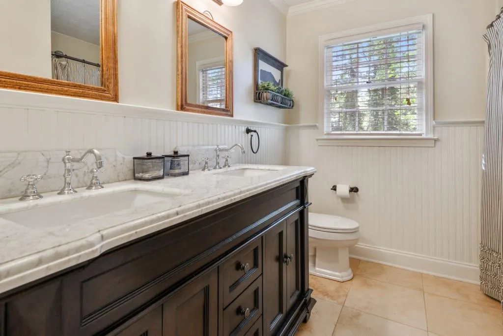 240 Drummen Court Ne, Sandy Springs, Georgia 30328, 5 Bedrooms Bedrooms, ,3 BathroomsBathrooms,Residential,Sold,240 Drummen Court Ne,6705041